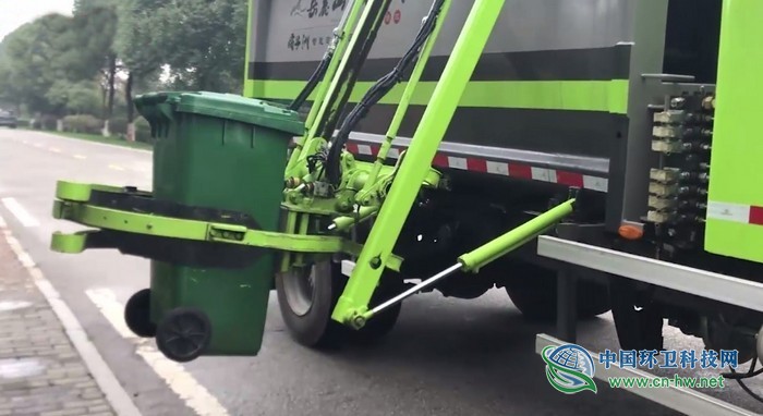5G來了！中聯(lián)環(huán)境環(huán)衛(wèi)智慧機(jī)器人作業(yè)集群落地長(zhǎng)沙